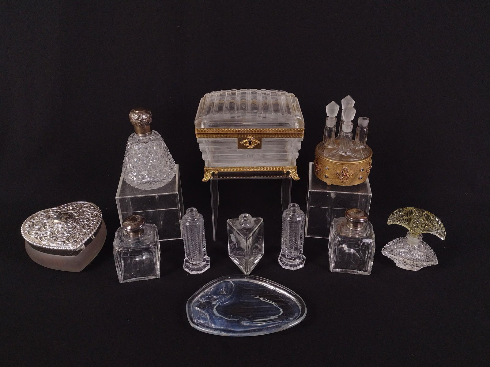 11 Pcs Glassware Incl Dresser Box (1 of 5)