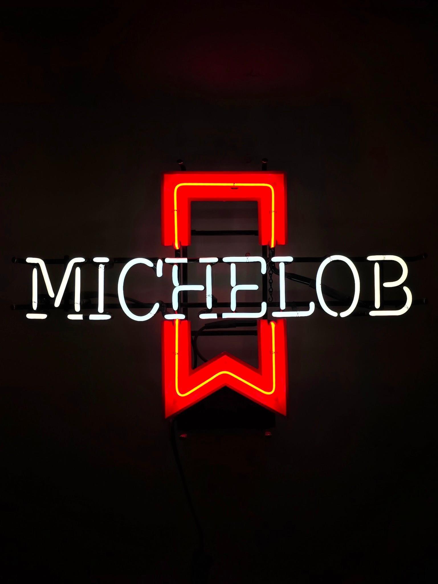 Michelob Neon Sign (1 of 3)