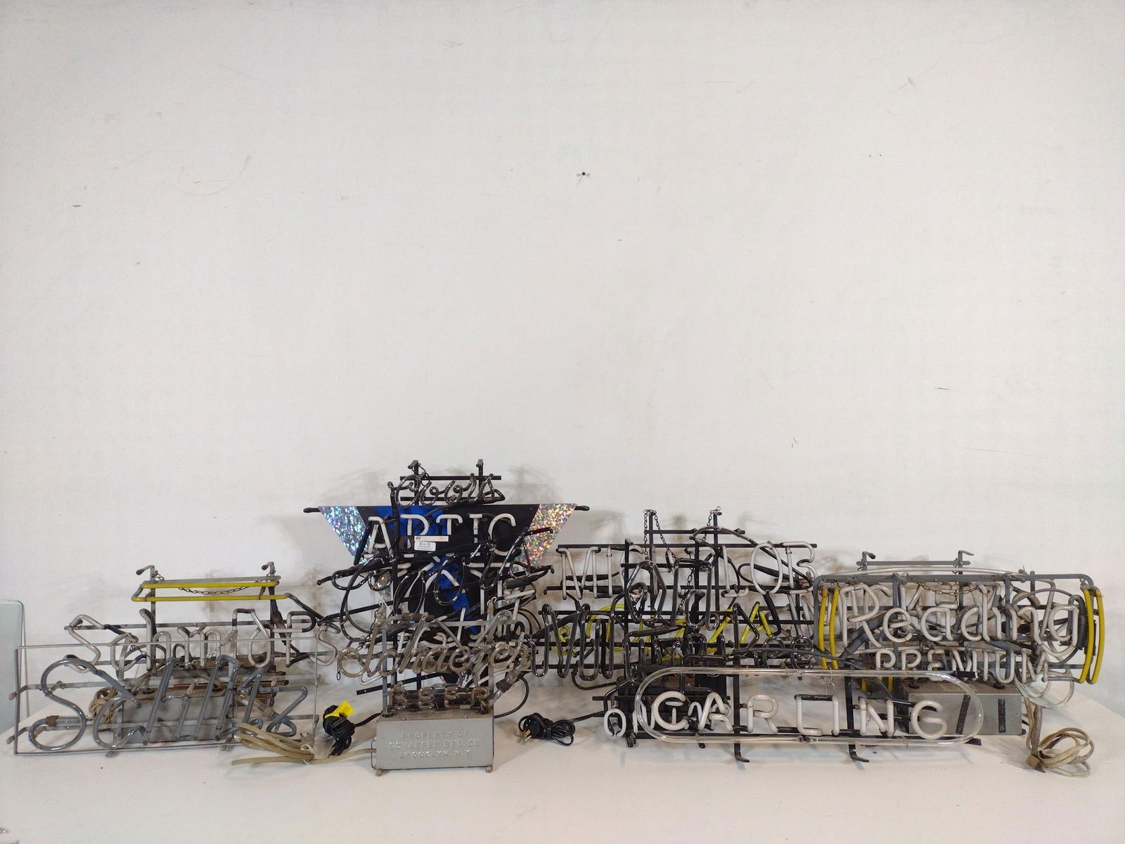 10 Non Working Beer Neons Incl Reading (1 of 6)