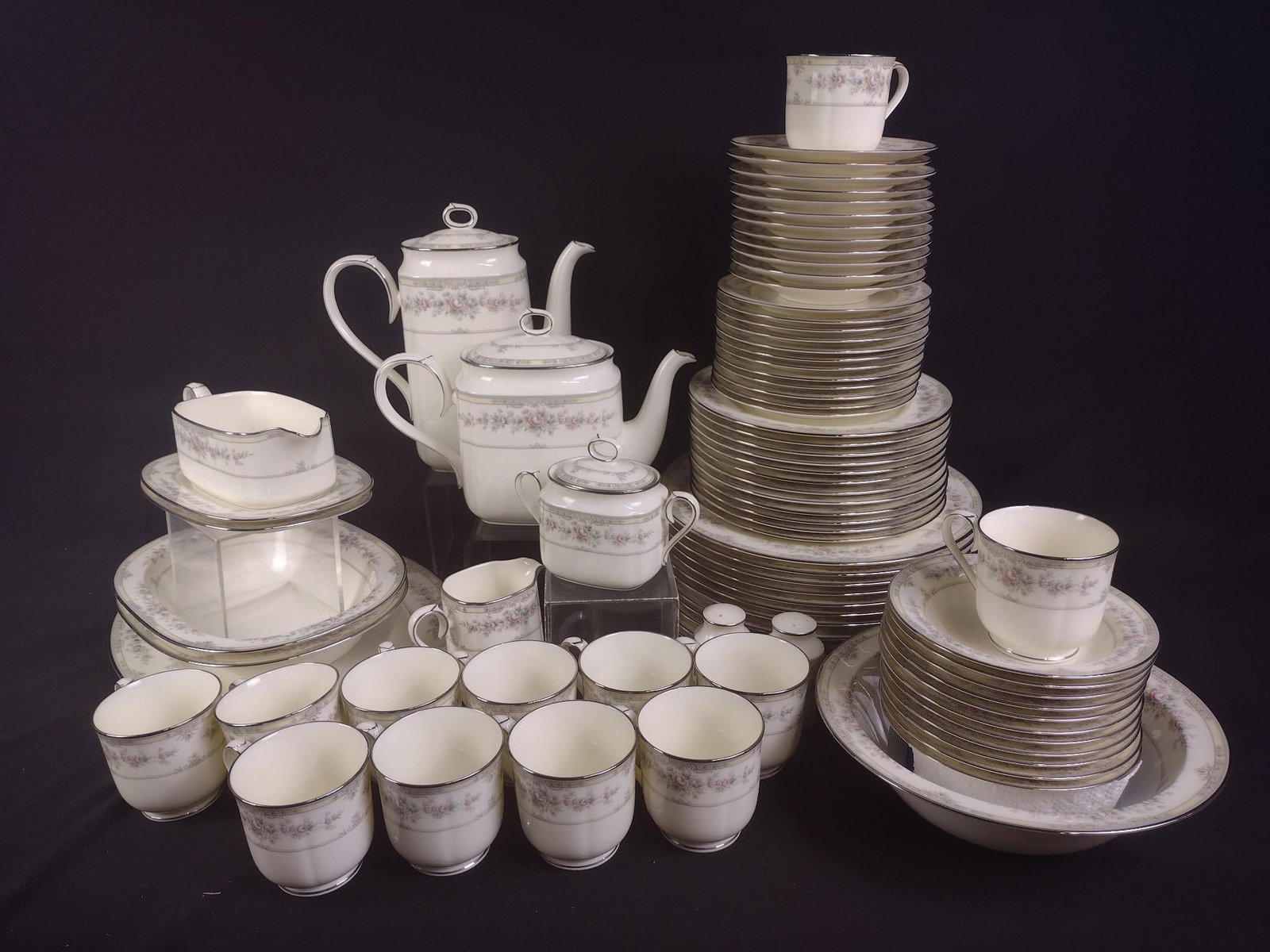 Noritake Shenandoah China Set 84 Pcs (1 of 3)