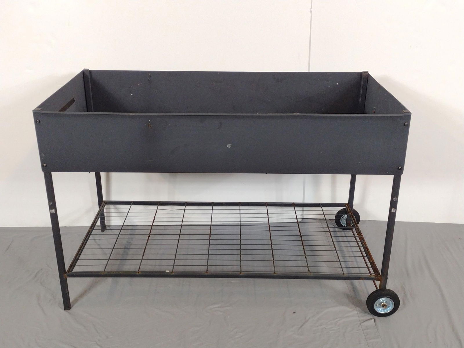 Large Metal Planter (1 of 4)