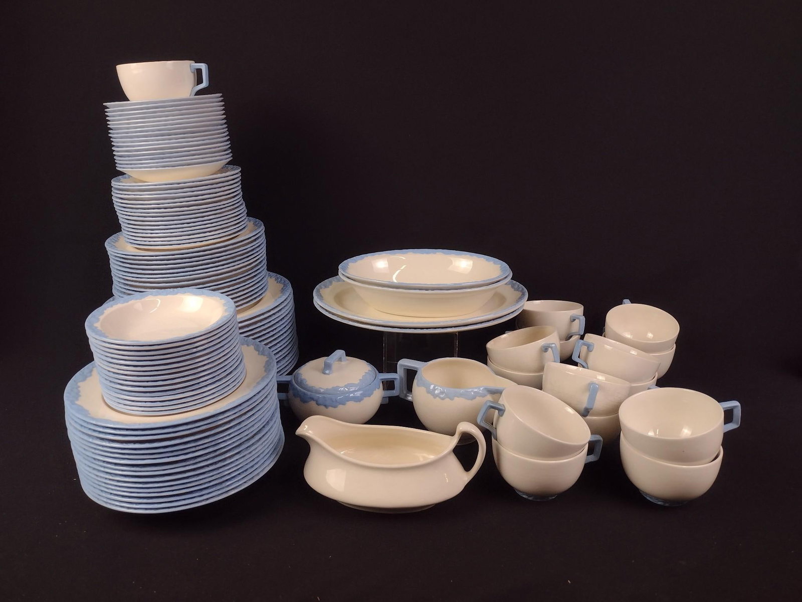 116 Pc Johnson Bros. English Oak China Dinner Service (1 of 5)