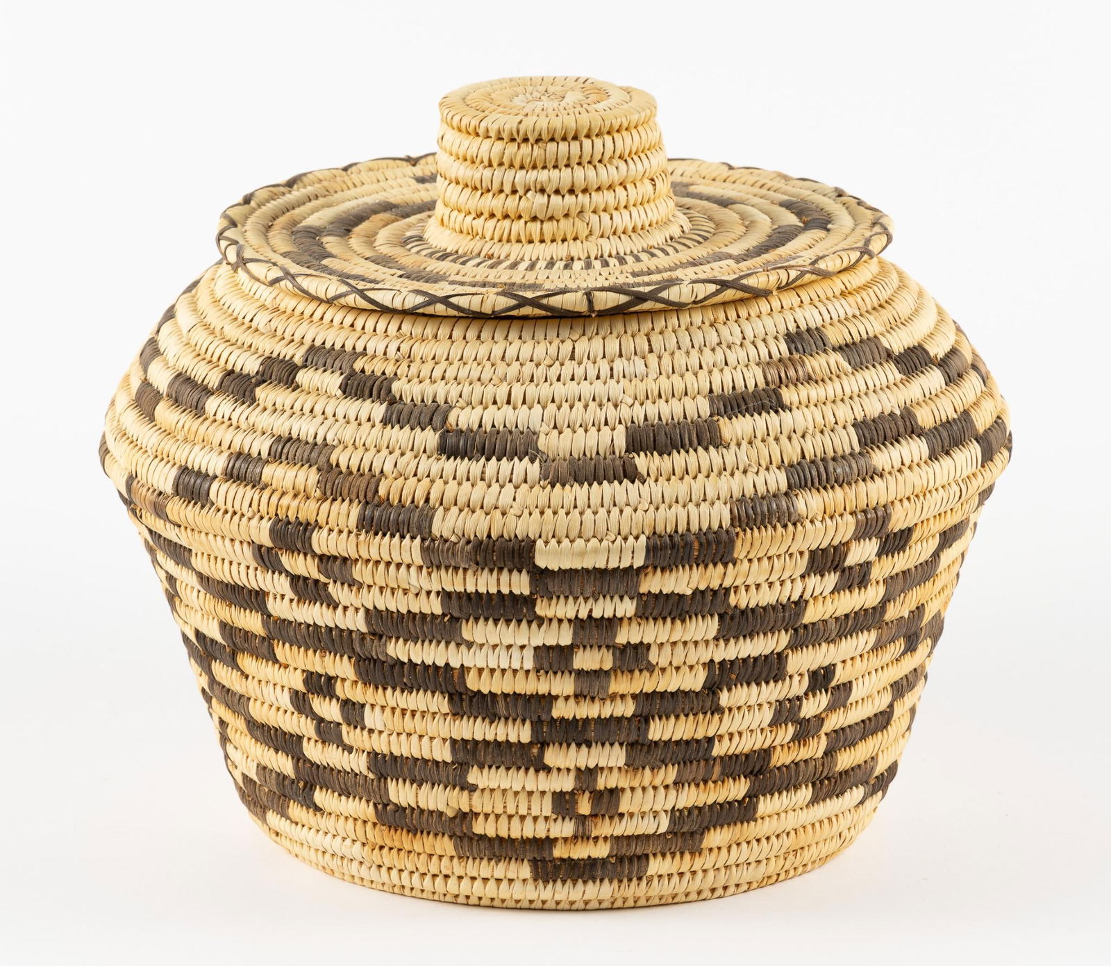 Tohono O'odham Papago Lidded Basket (1 of 3)