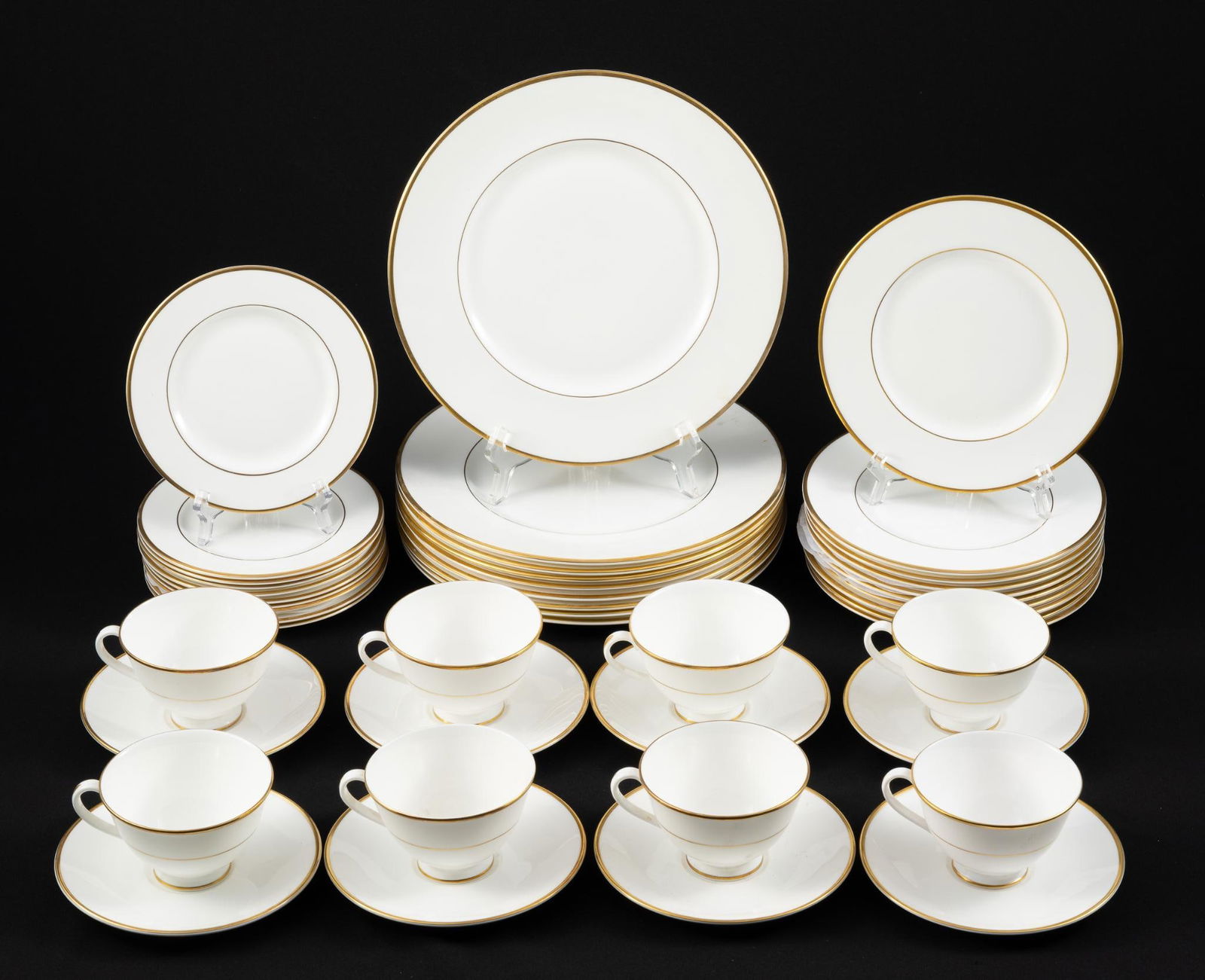 46 Pieces of Royal Doulton "Regent" China Service (1 of 4)