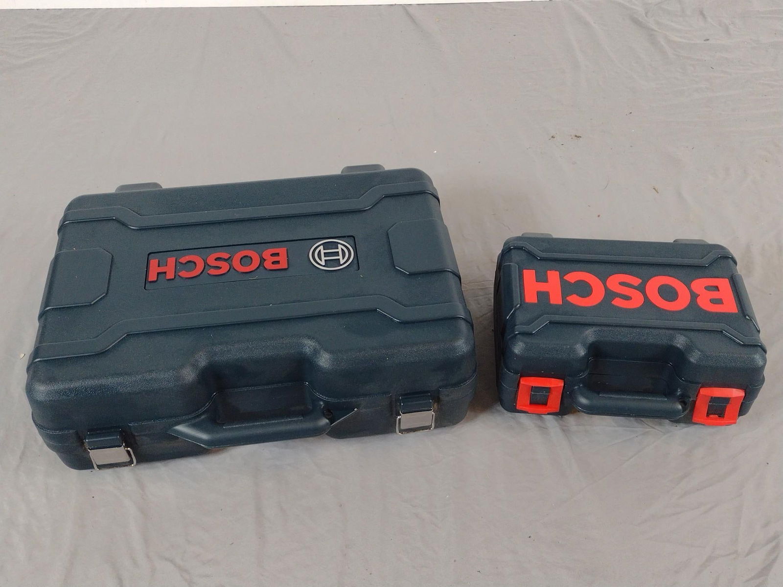 Bosch Router W/ Plunge Base (1 of 4)