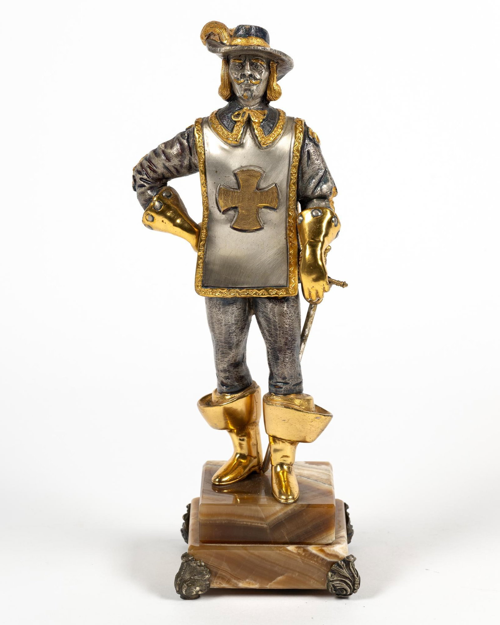 Guiseppe Vasari Bronze Musketeer Sculpture: Signed on back of boot, 207 of 250. Dimensions: 10" tall, 4" wide, and 3-1/4" long.