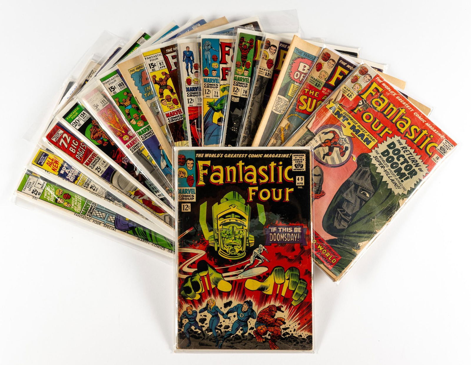 16 Marvel Fantastic Four Comics (1 of 4)