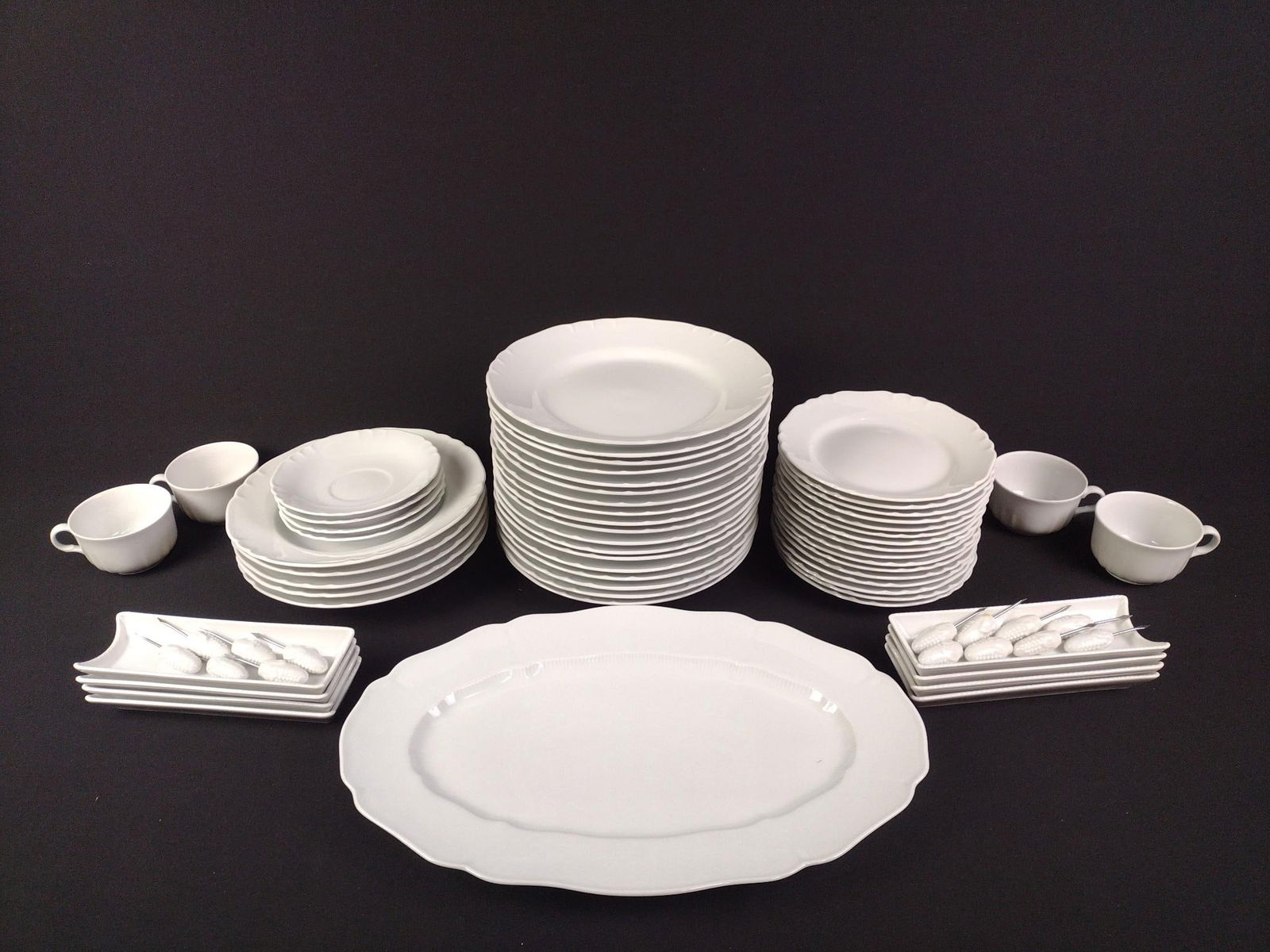 47 Pcs Richard Ginori Dinnerware w/ Additions (1 of 3)