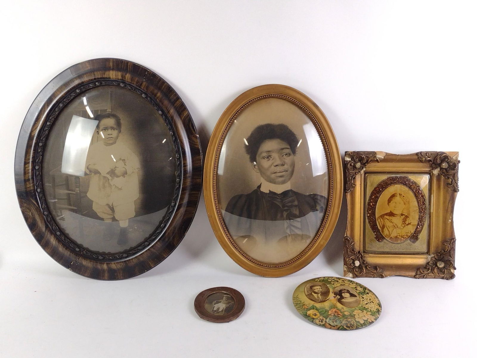 5 Framed Black Americana Photographs (1 of 5)