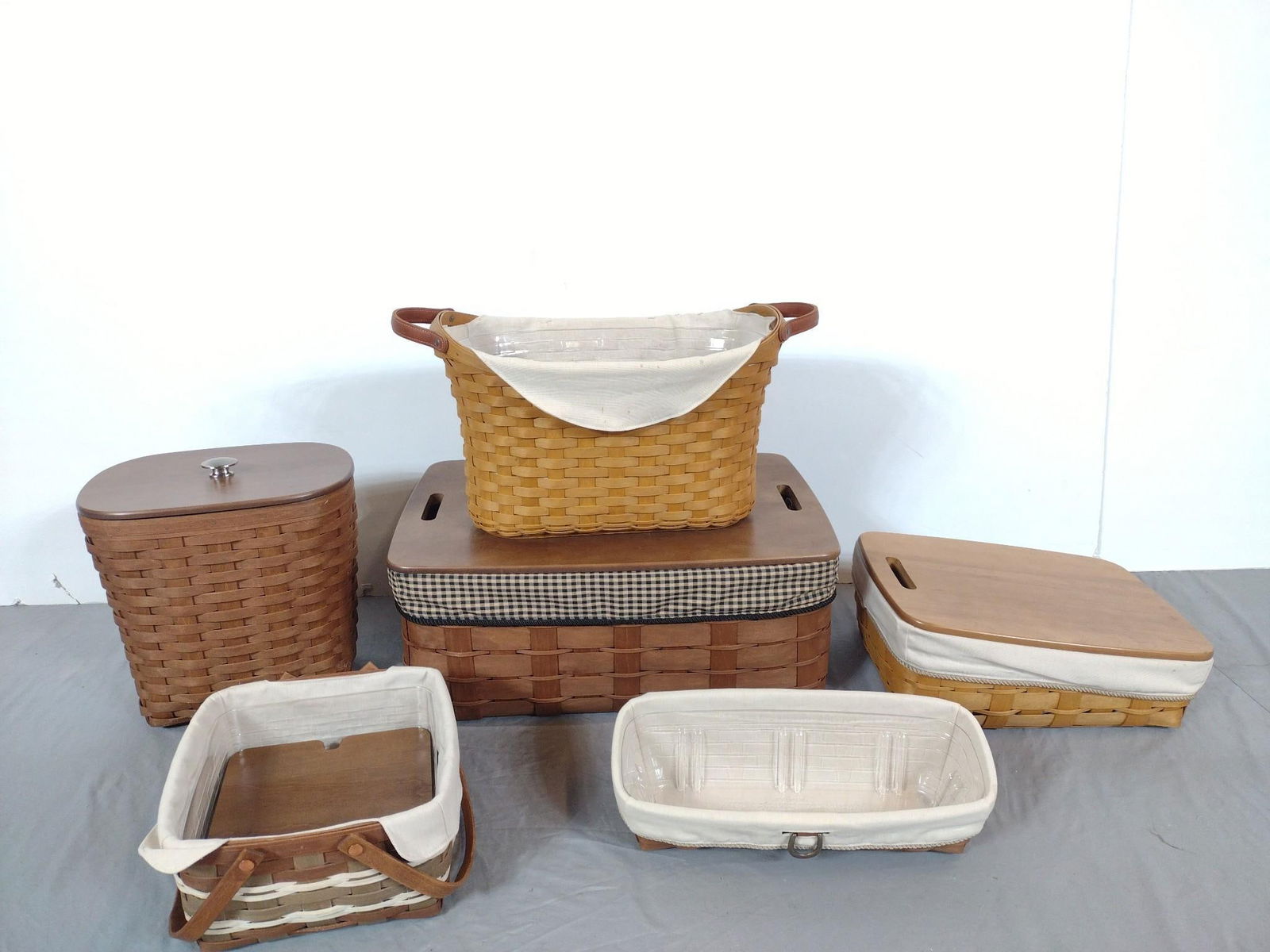 6 Signed Longaberger Baskets (1 of 6)