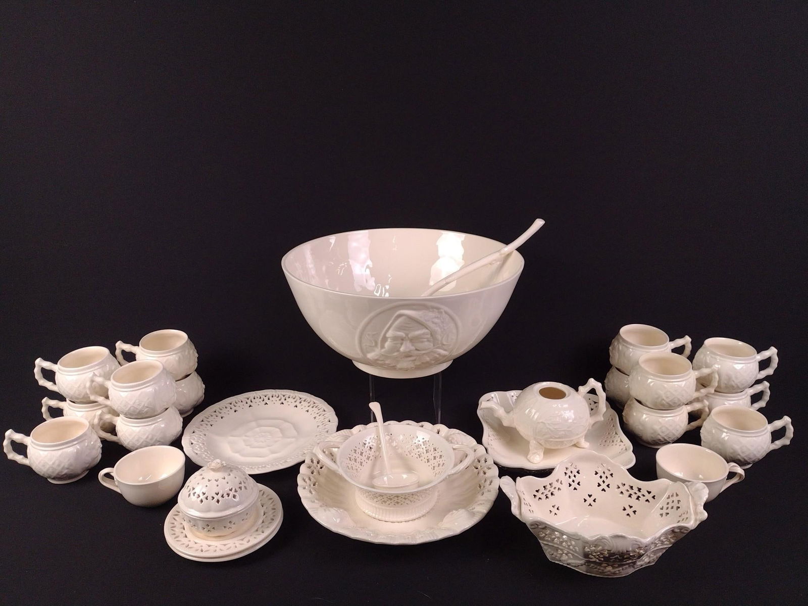 28 Pcs Cream Colored Porcelain Dishes (1 of 9)