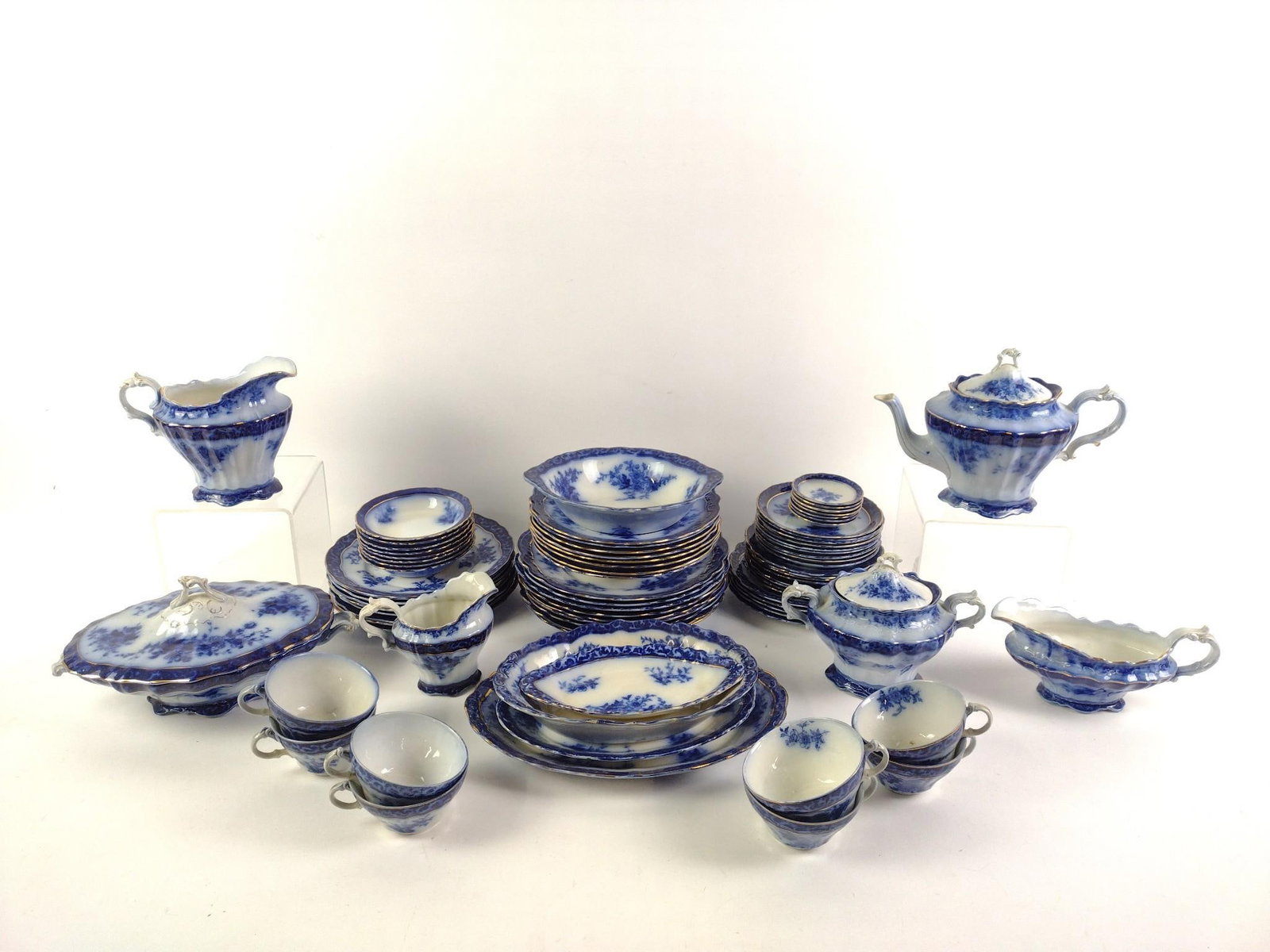 81 Pcs Stanley Pottery "Touraine" Flow Blue China (1 of 6)
