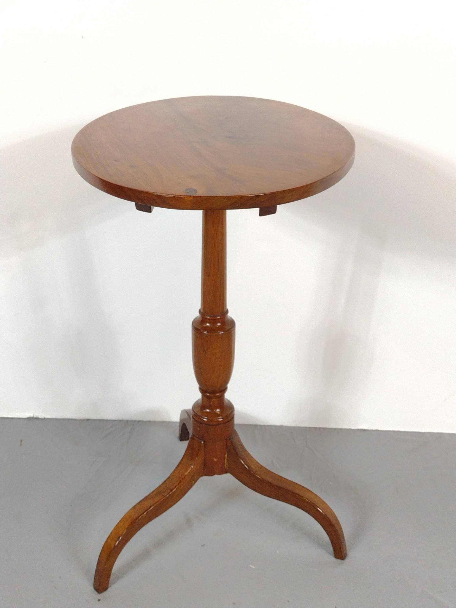 Late American Federal Period Tea Table (1 of 6)