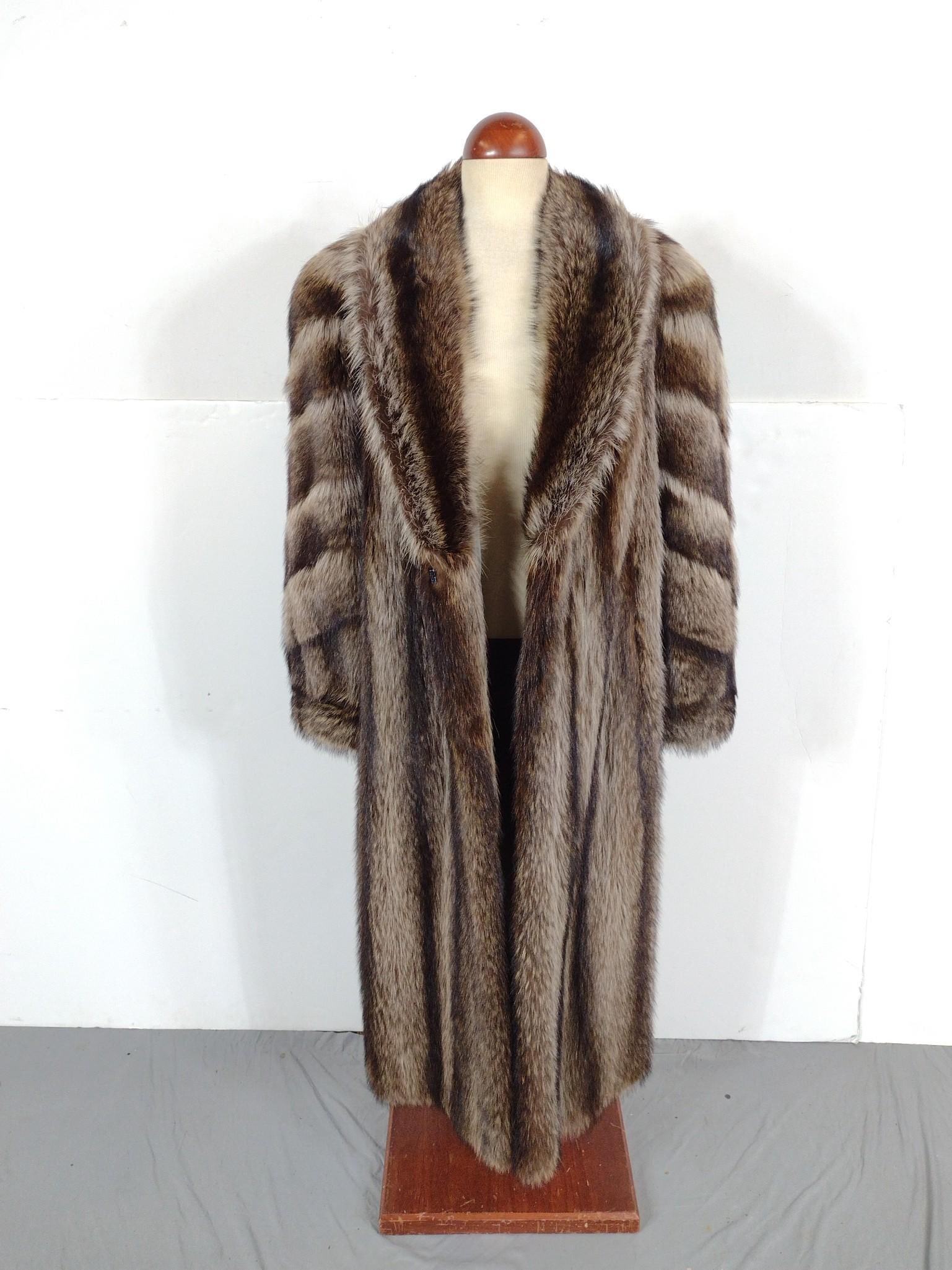 Full Length Mink Fur Coat by Muscalus Furs (1 of 3)
