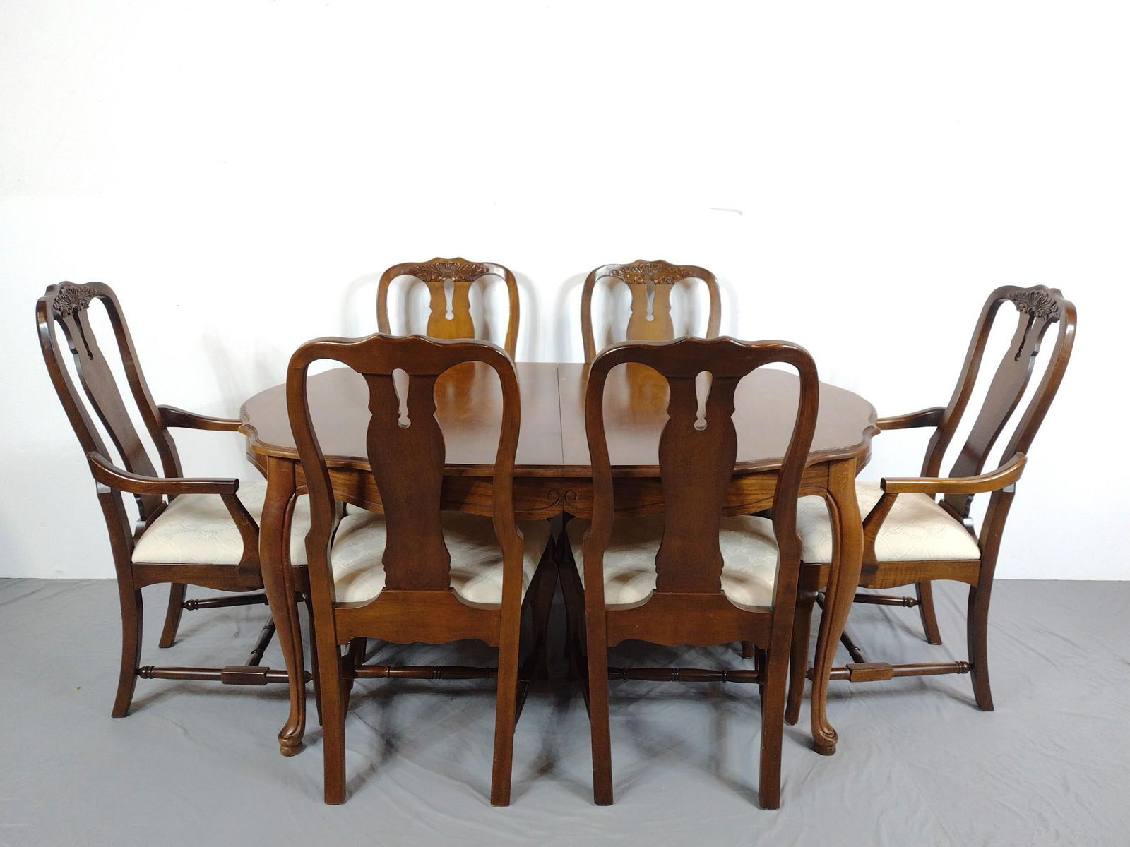Pennsylvania House Dining Table and Chairs (1 of 9)