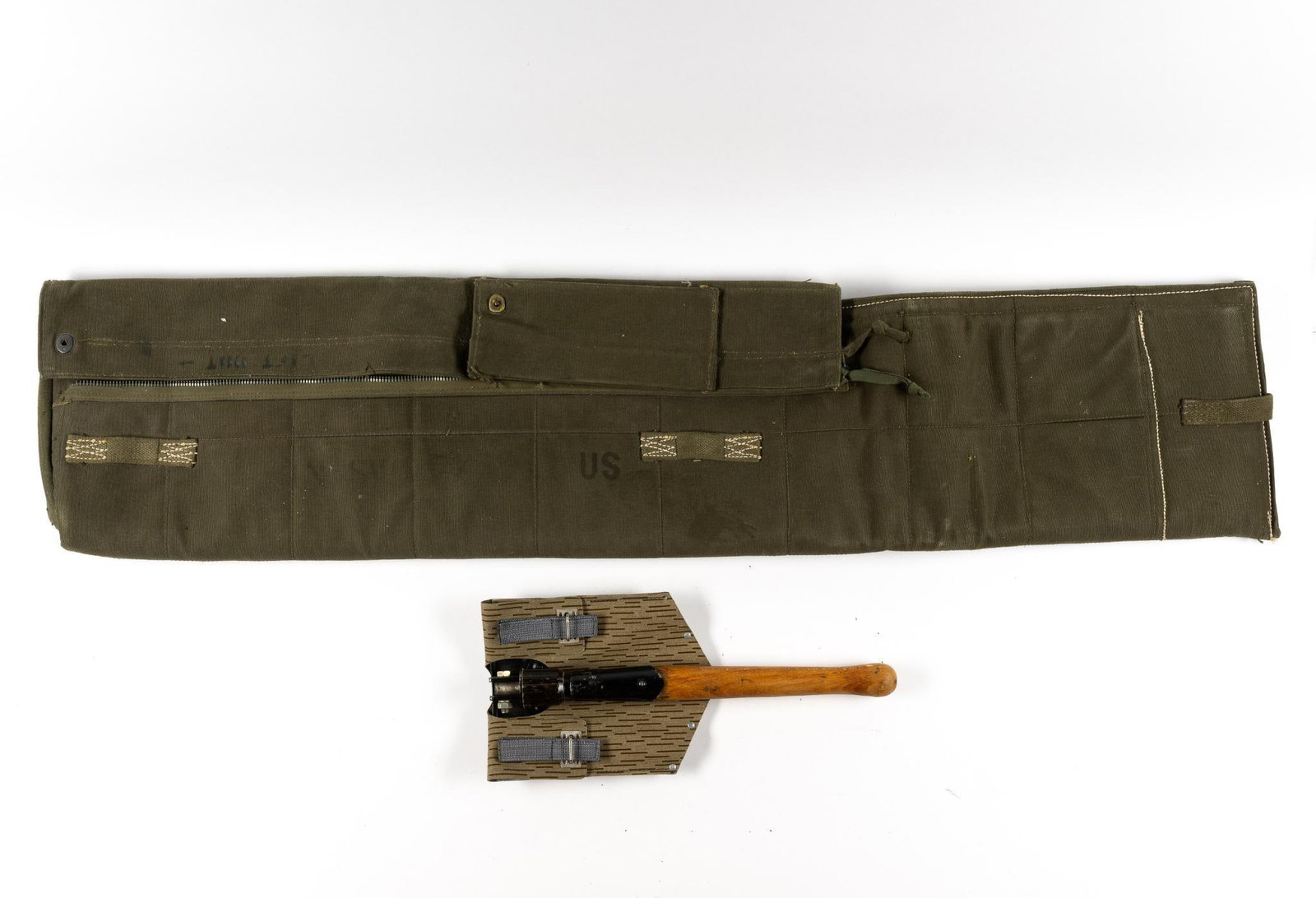 Trench Shovel & Individual Weapons Case: M1950 parachutist's individual weapons case. Shovel marked Made in CDR.