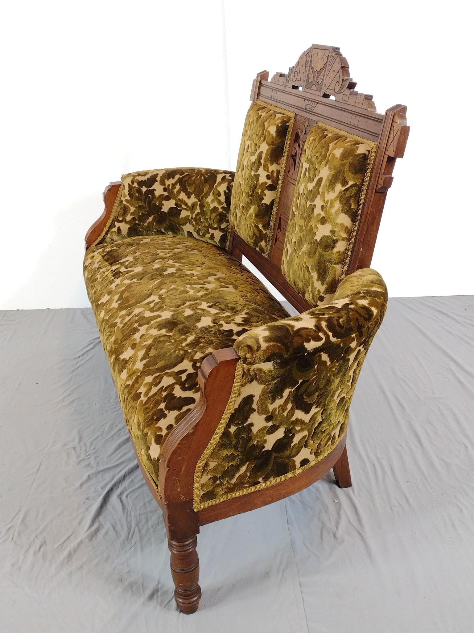 Victorian Settee - 4