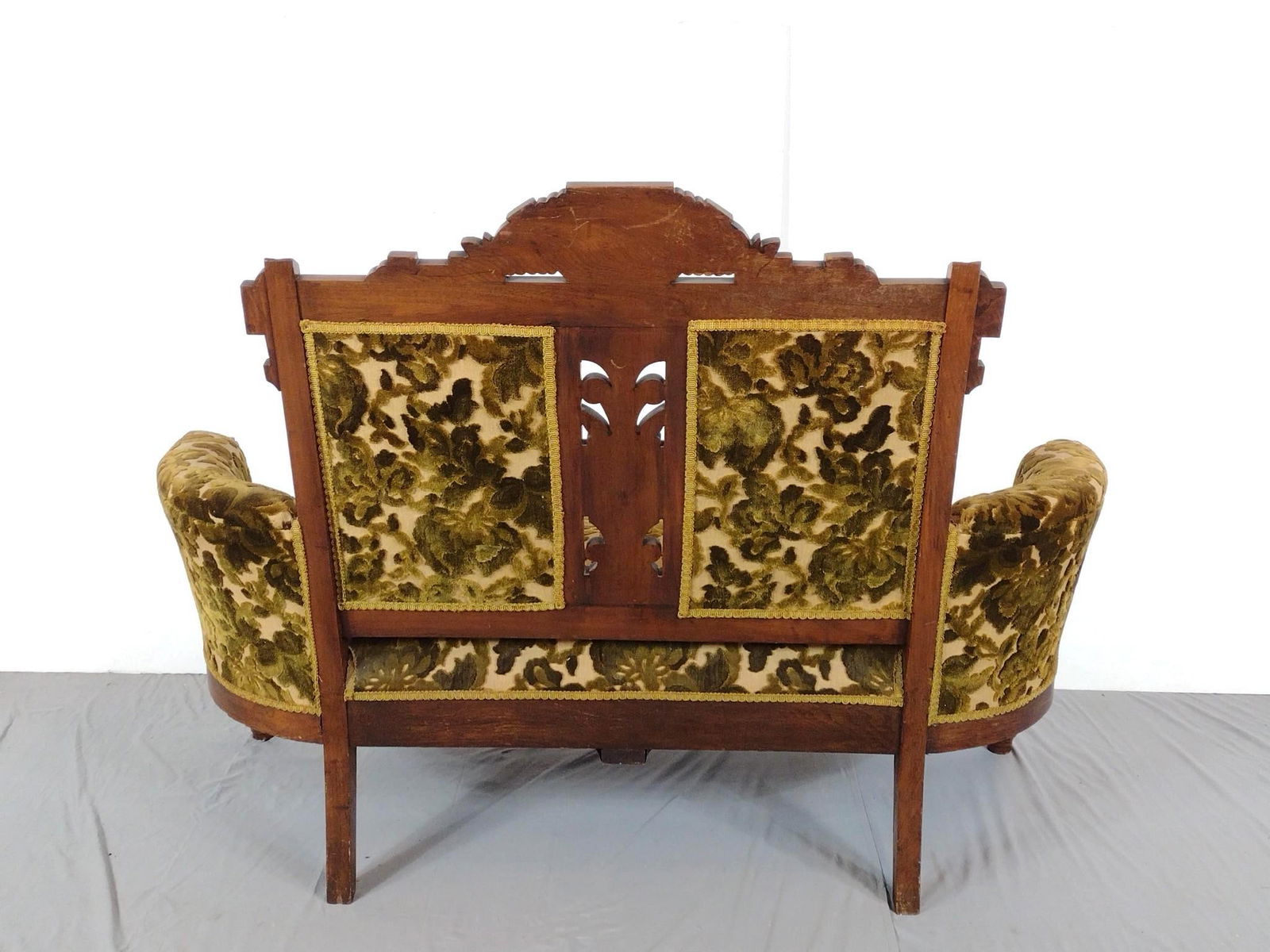 Victorian Settee - 5
