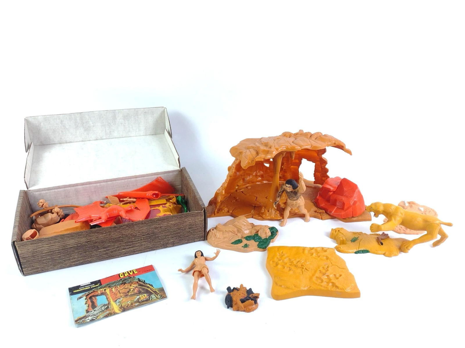 Vintage Aurora Snap-Together Prehistoric Scenes "Cave": 1/13 scale. No original box. Comes with instruction booklet. Overall wear. Unknown if all pieces included or not.