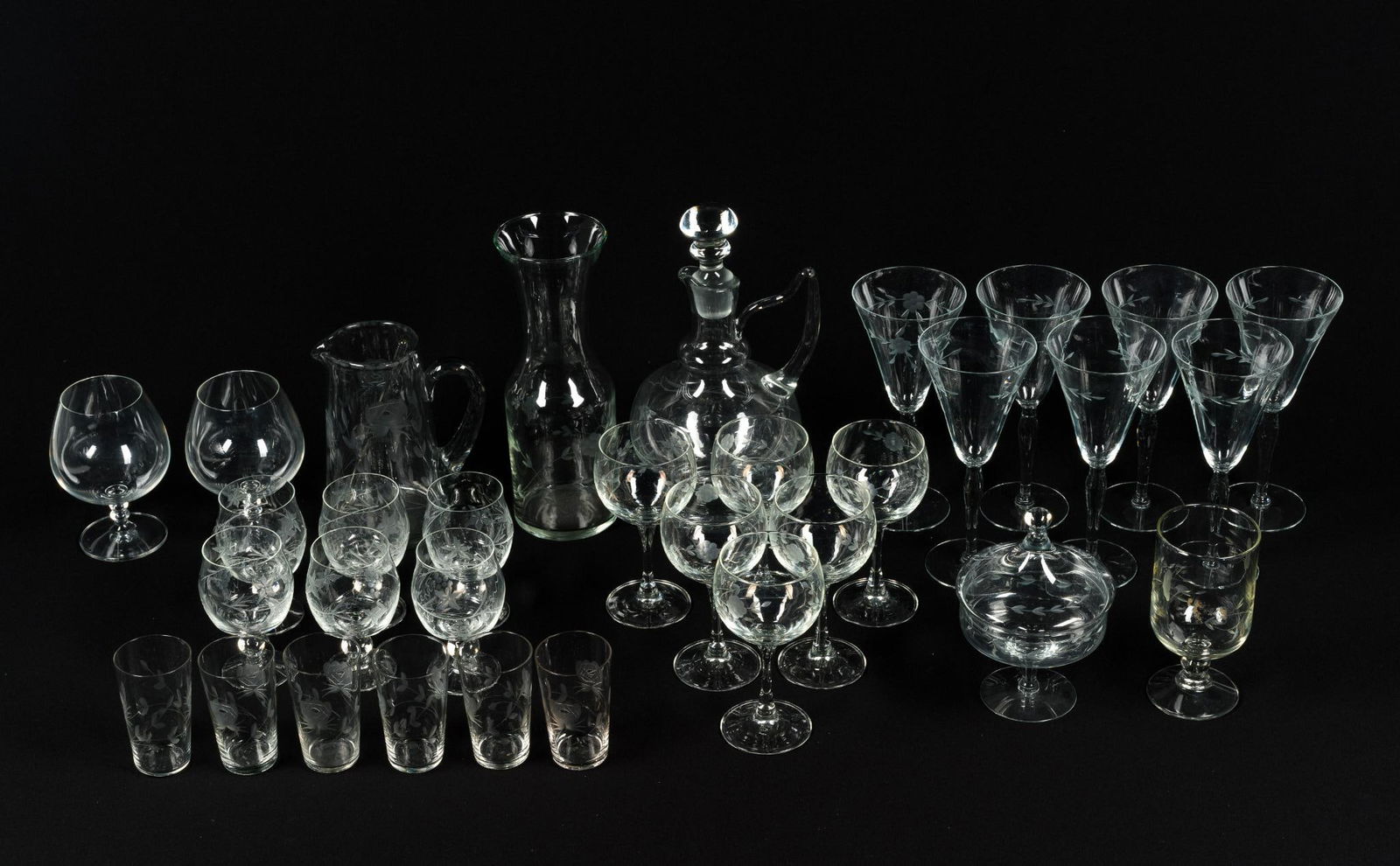 32 Pcs Glassware (1 of 5)