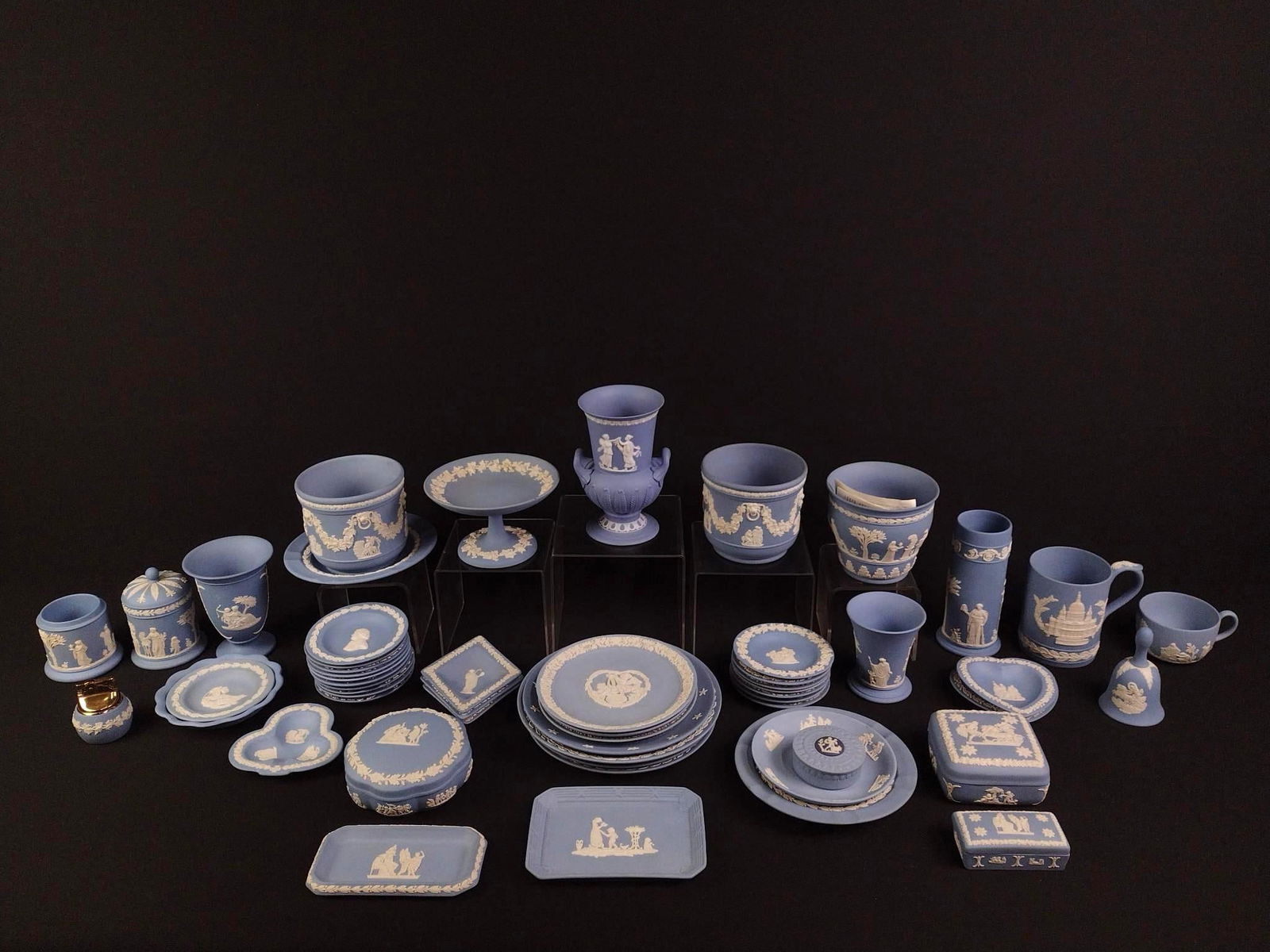 53 Pcs of Wedgewood (1 of 7)