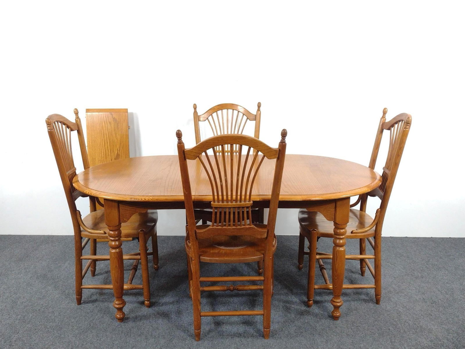 Oak Dining Table With 2 Leaves & 4 Chairs (1 of 8)
