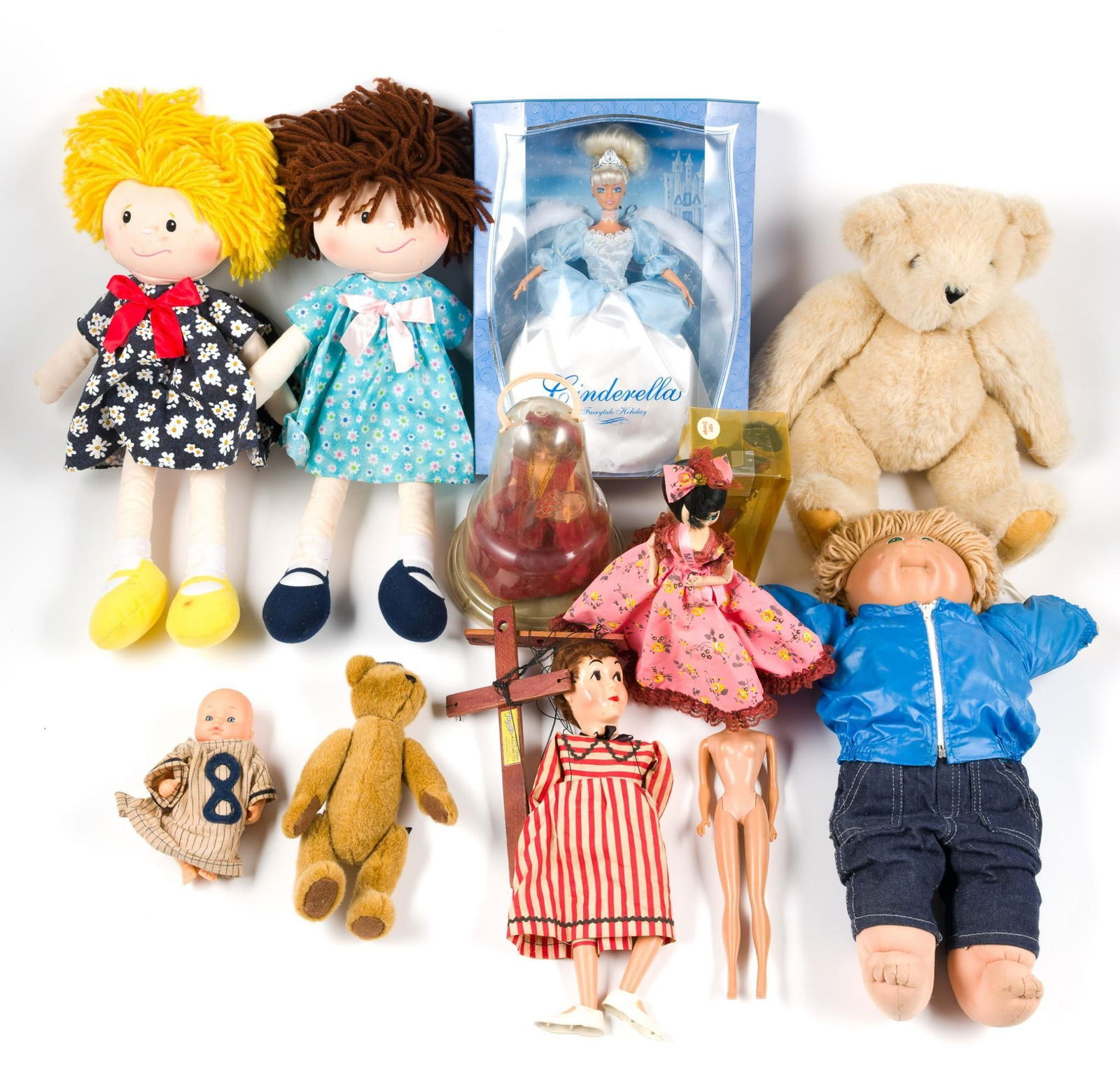 11 Pcs Vintage Dolls & Stuffed Animals: Includes Cabbage Patch kid doll, Vermont Teddy Bear, Midge by Barbie (no clothes), and more.All in various conditions with age and use. Midge -- 11-1/2" tall.