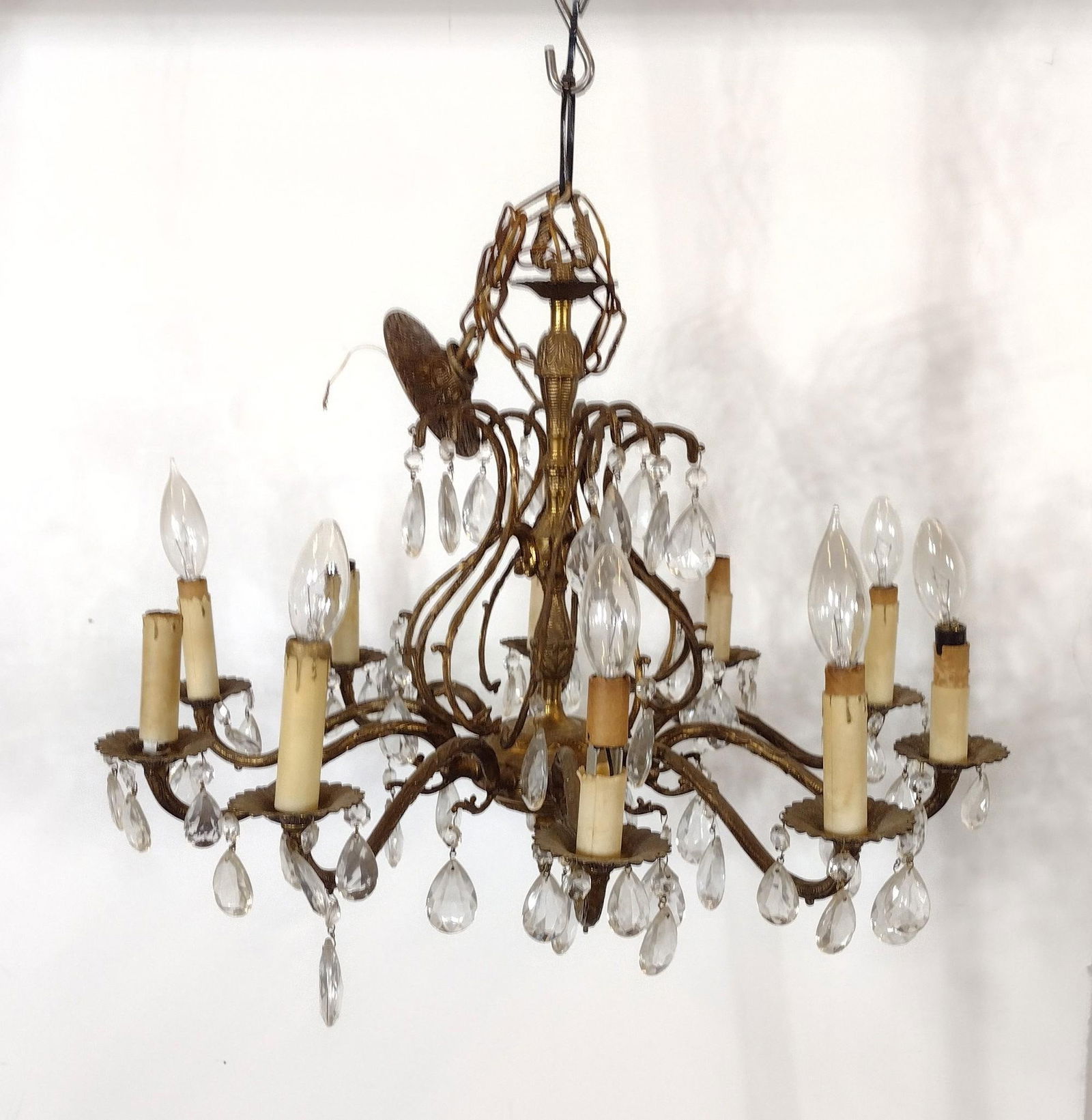 Antique Chandelier: NOT ELIGIBLE FOR IN-HOUSE SHIPPING: See Terms for Shipping Options. 21-1/2" wide x 19" high.