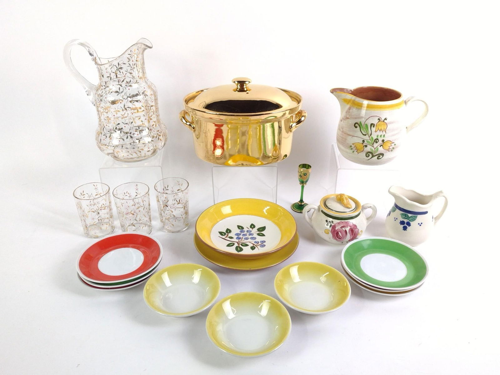 20 Pcs Kitchenware incl. Terra Rose: 5" to 10-1/2" wide x 1" to 4-3/4" high. PROVENANCE: From the Estate of Virginia Parkum. The Rev. Dr. Virginia "Ginny" Cohn Parkum (1943-2025) was a Harrisburg resident dedicated to her art and