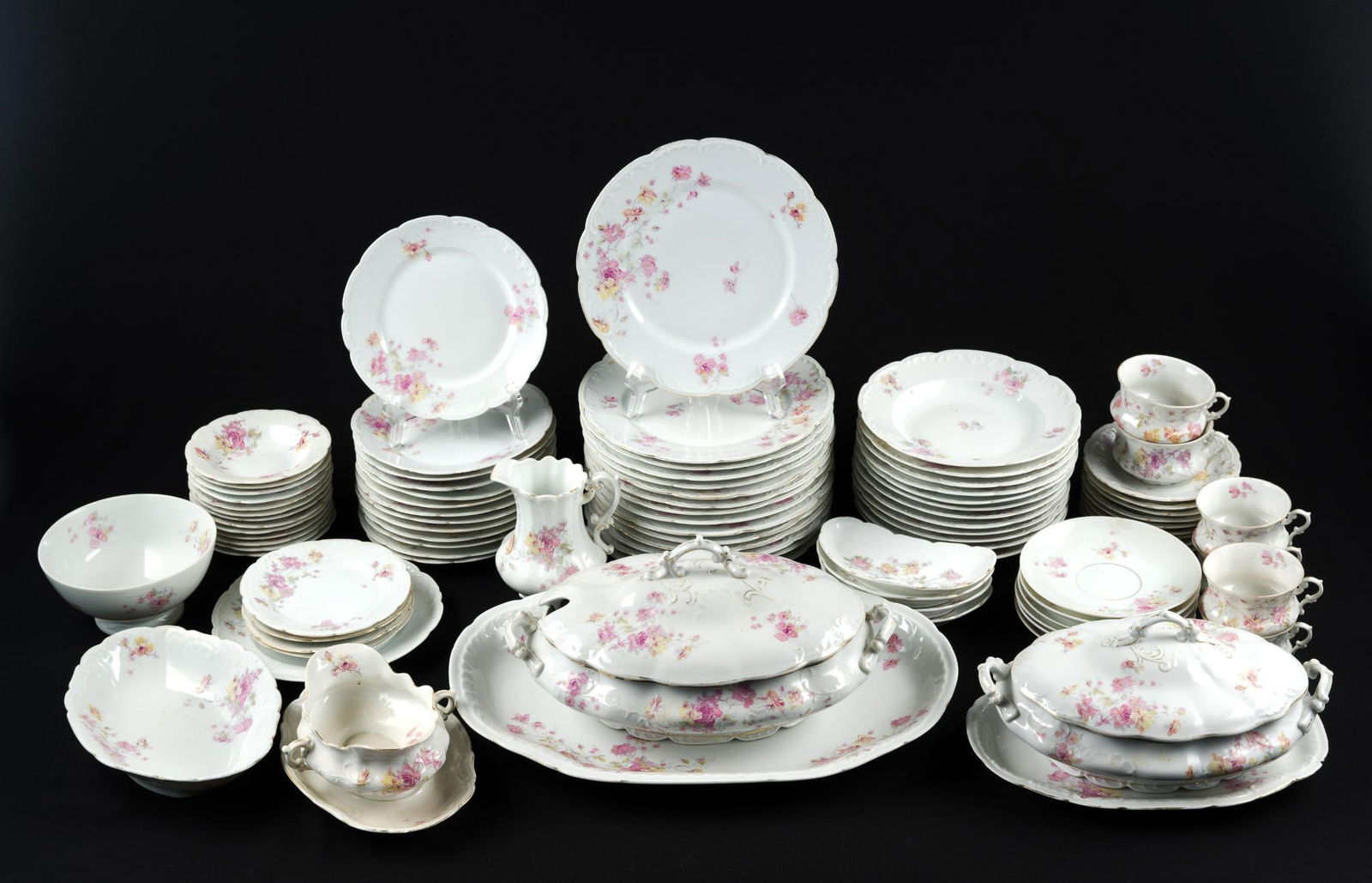 92 Pcs L.S.&S Carlsbad Dishware: Dinner plate 9-1/2" wide.