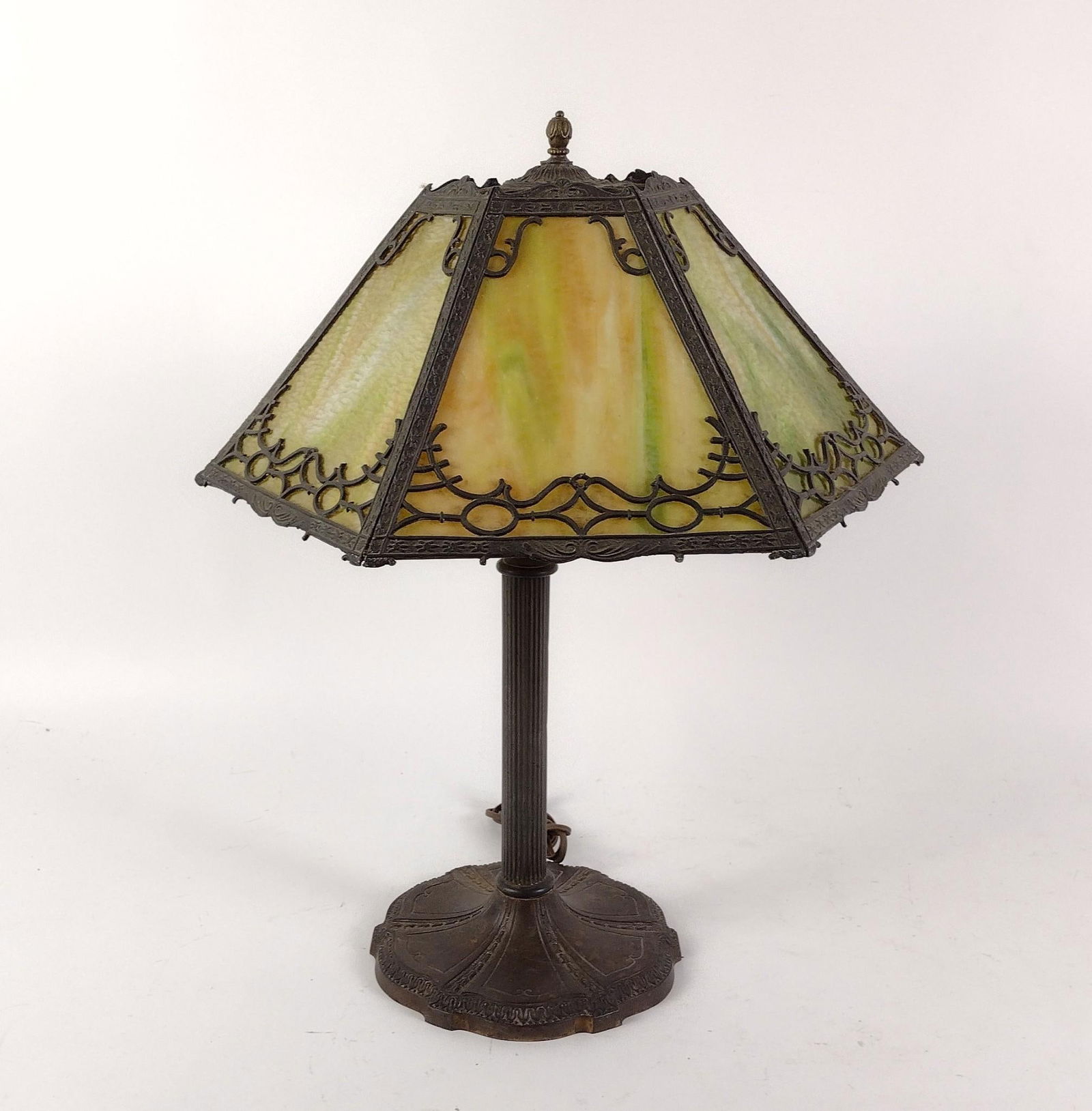 Stained Glass & Brass Table Lamp: NOT ELIGIBLE FOR IN-HOUSE SHIPPING: See Terms for Shipping Options. Overall with shade 17" wide x 22-1/2" high.