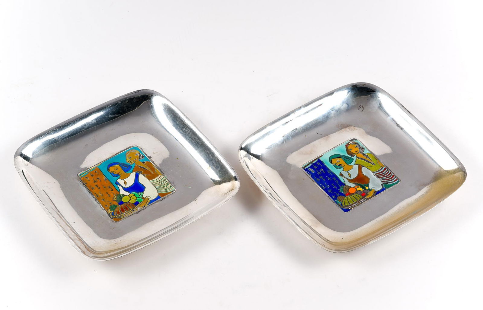 Pair of Finnish 916 Silver Plates (1 of 5)