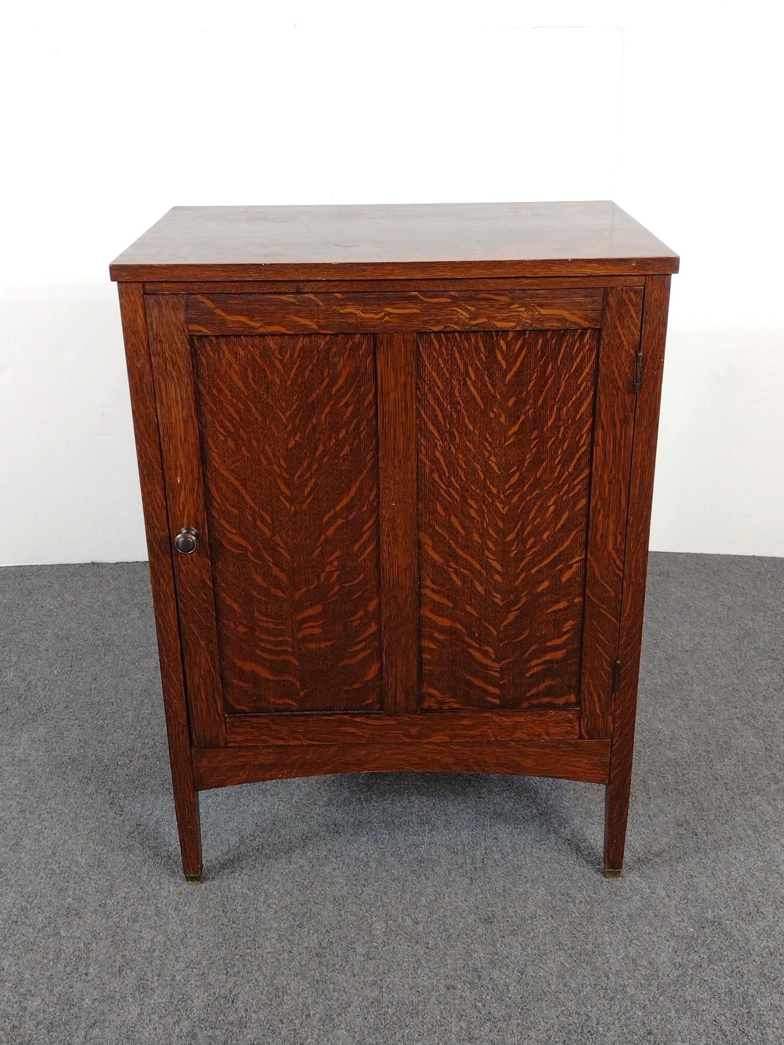 Bar Cabinet (1 of 4)