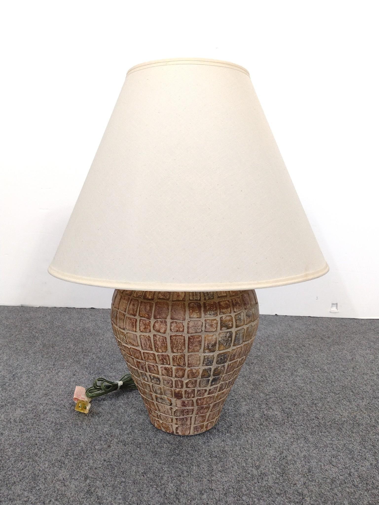 Table Lamp (1 of 2)