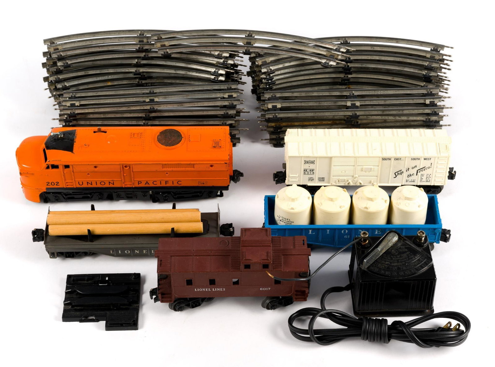 4 Pc Lionel Train Set incl. Track (1 of 8)