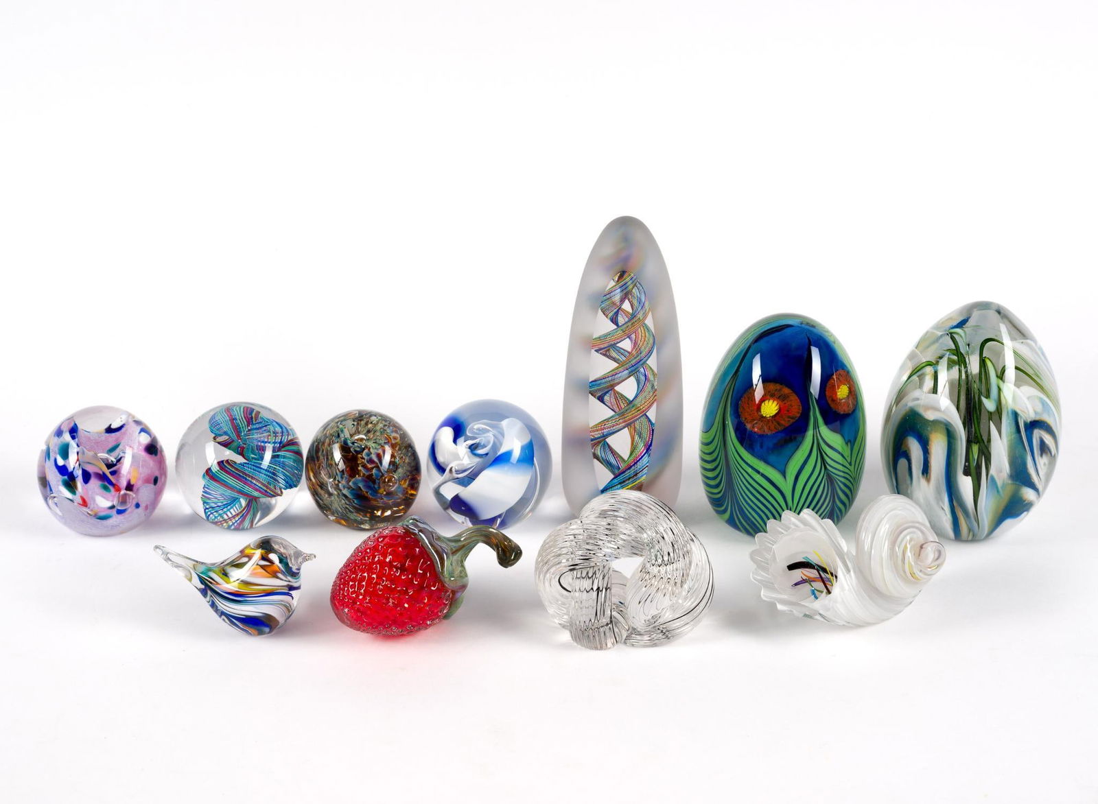11 Art Glass Paperweights (1 of 6)