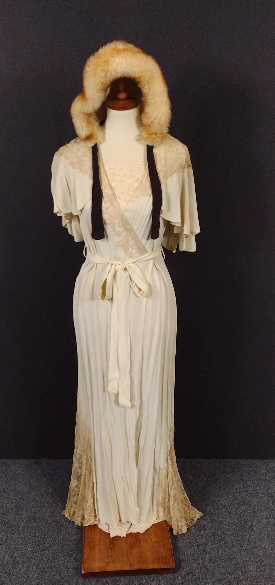 Vintage Dress & Fur Hat (1 of 5)