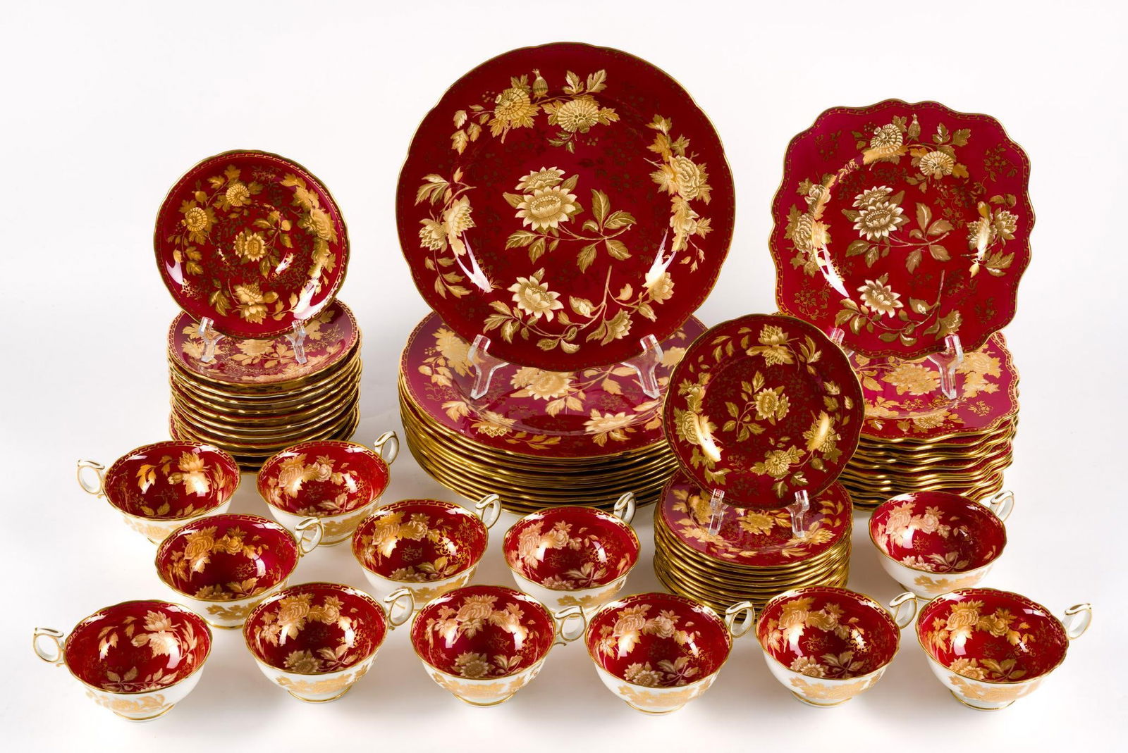 60 Pc Wedgwood Bone China Set (1 of 5)