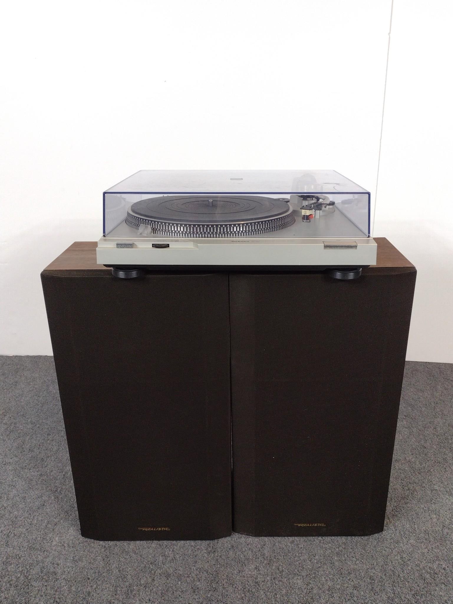 Technica Turntable & Realistic Speakers (1 of 7)