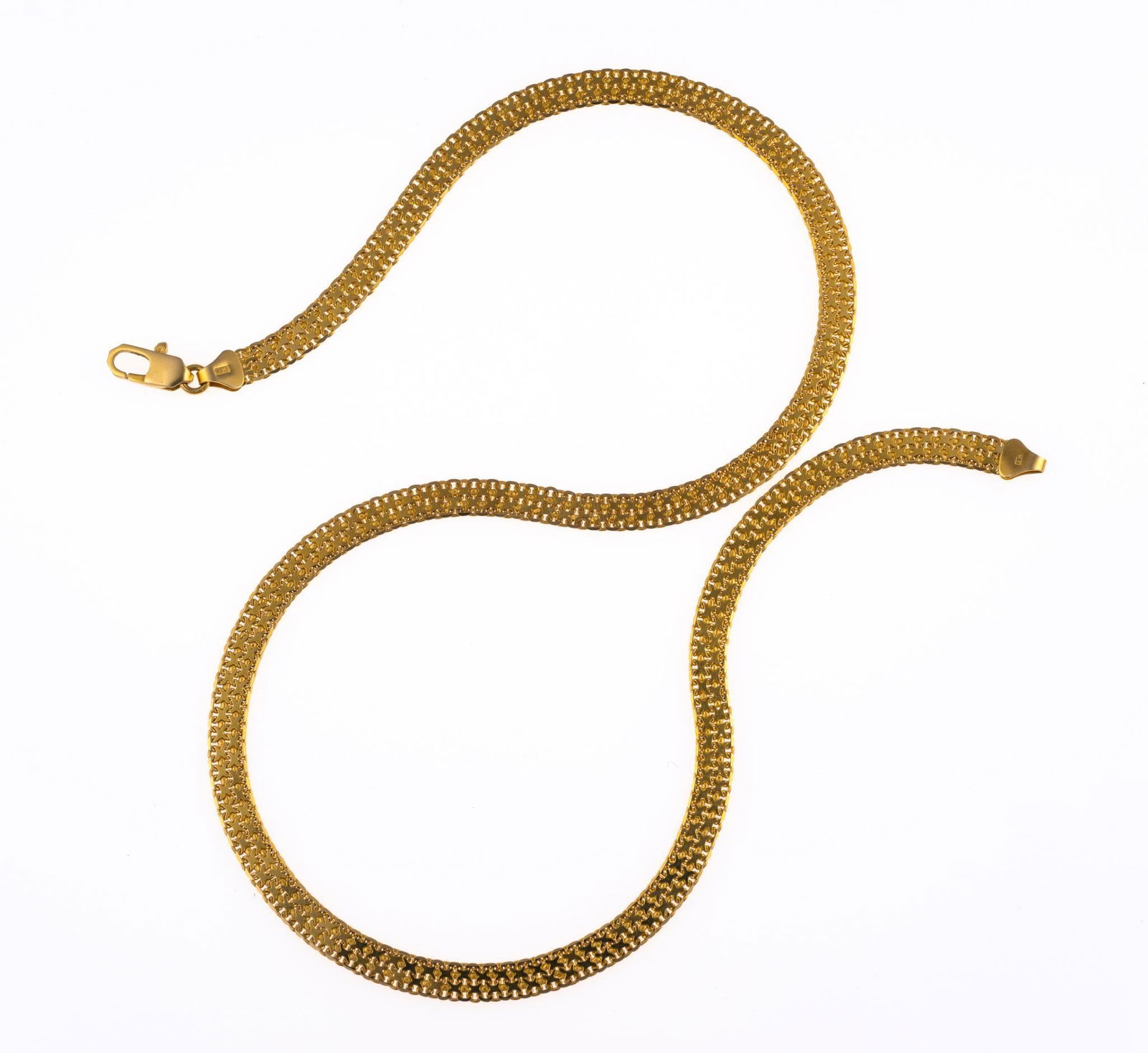 14K Gold Ribbon Chain Necklace: 18" long. 14.8 grams.