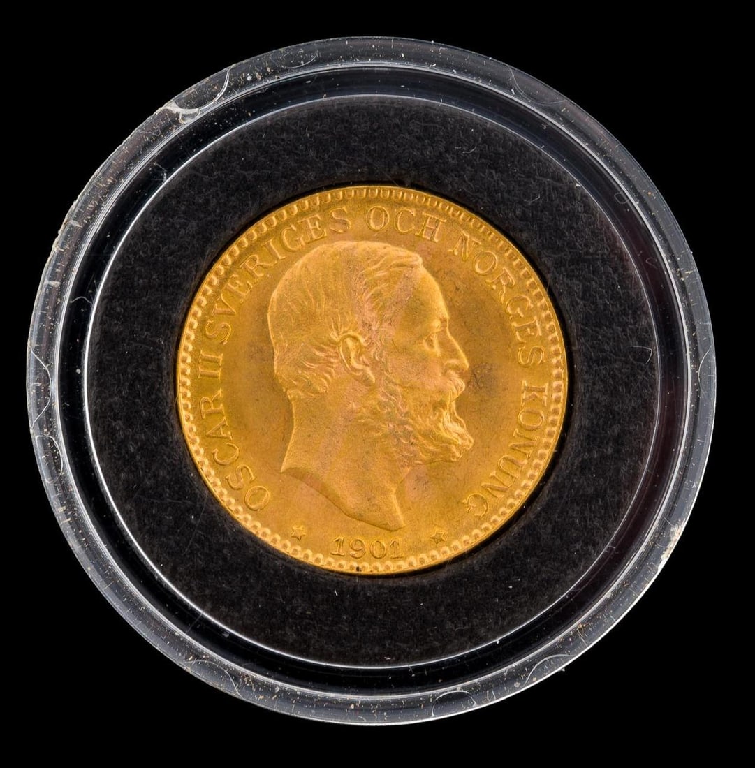 1901 Gold 10 Kronor Coin: An uncirculated Swedish ten Kronor gold coin that is 900 fine and weighs 4.48 grams.
