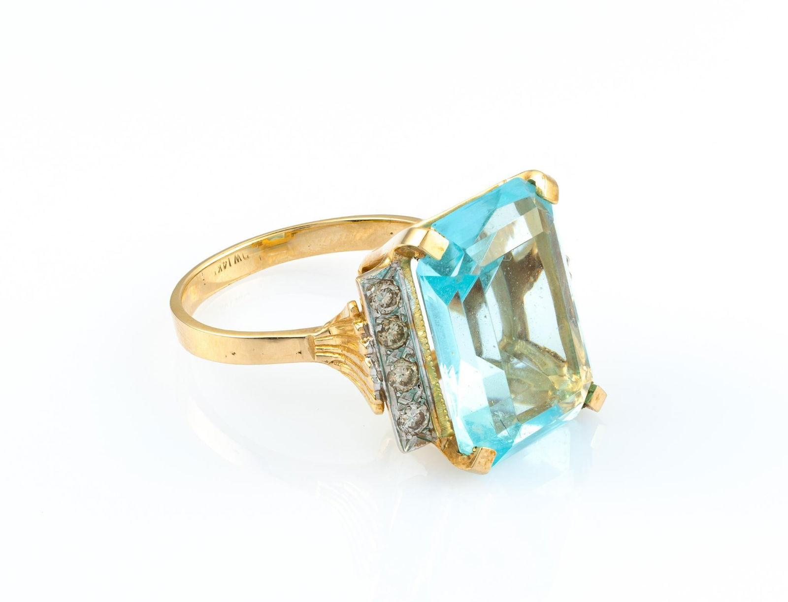14K Gold 18 Ct Aquamarine and Diamond Ring (1 of 4)