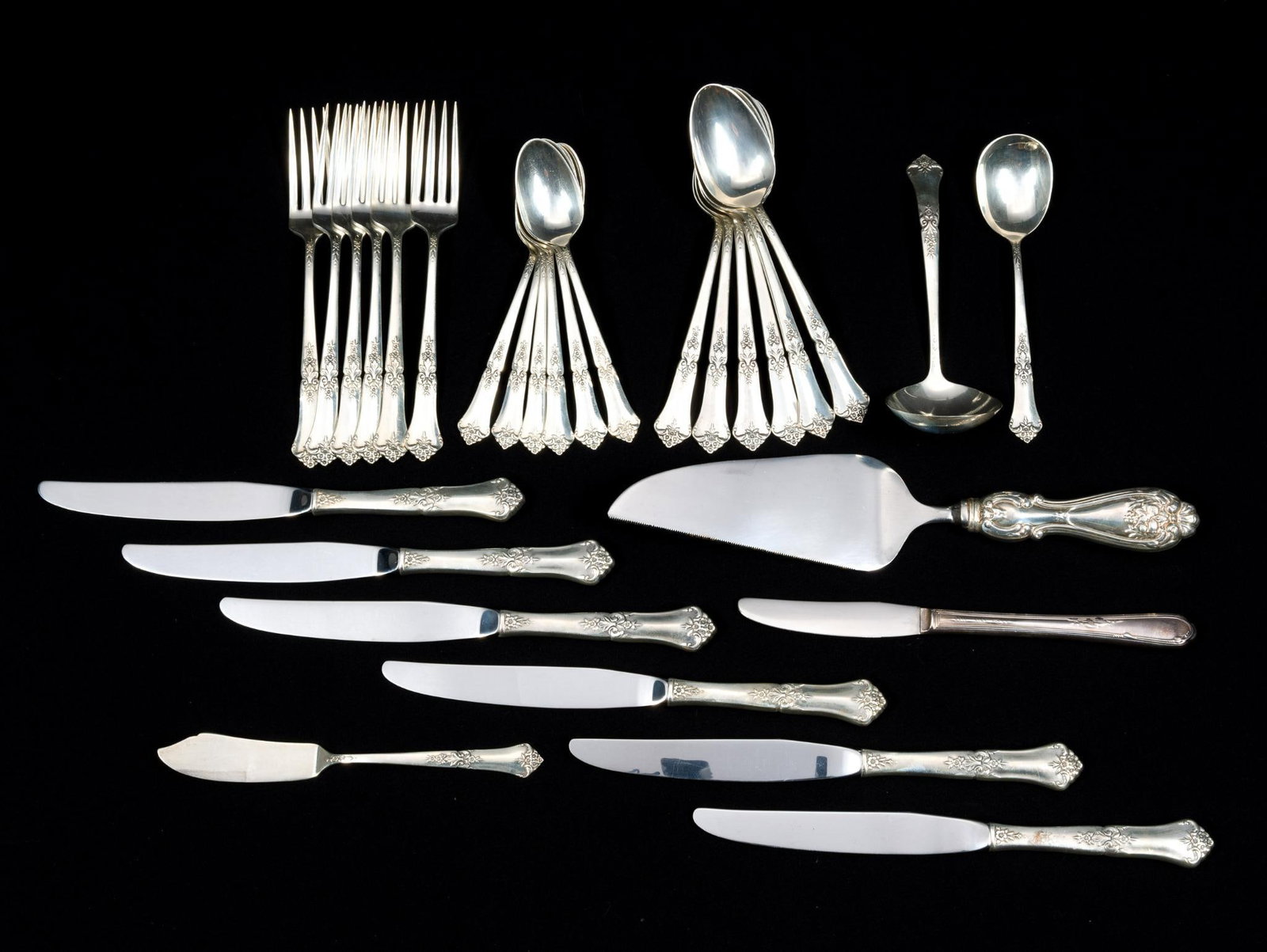 27 Pcs State House Sterling Silver Flatware (1 of 4)