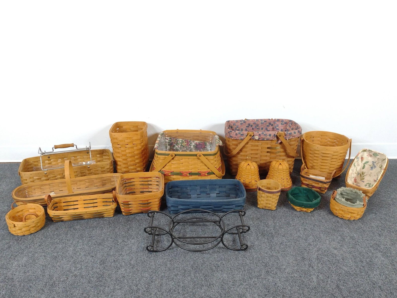 18 Longaberger Baskets (1 of 5)