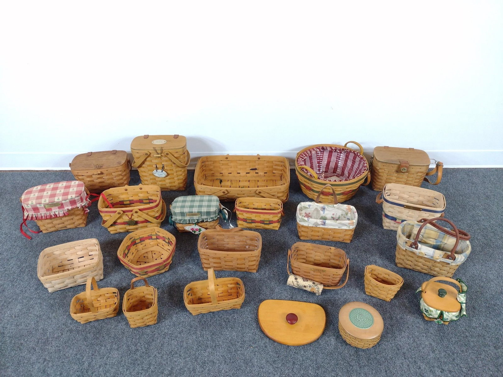 23 Longaberger Baskets (1 of 6)