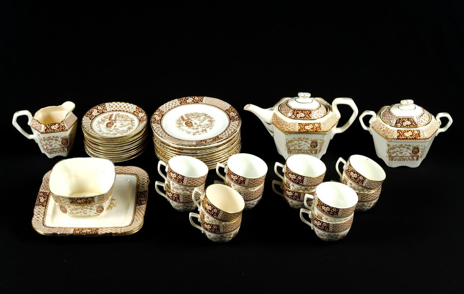 41 Pcs Blair & Co. China Service: Salad plate 7-3/4" diameter.