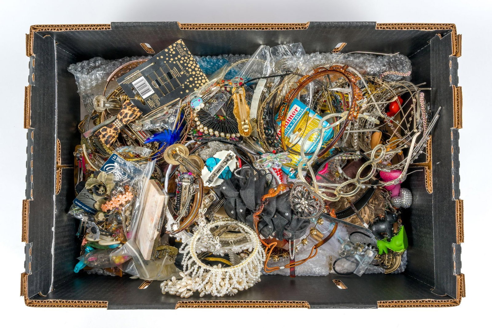 Lot of Hair Accessories (1 of 5)