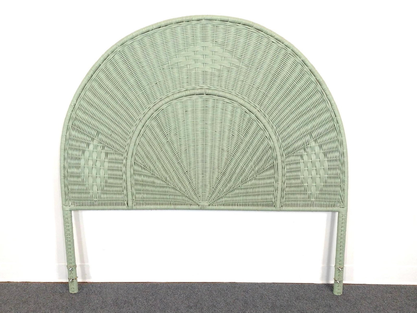 Wicker Headboard (1 of 2)