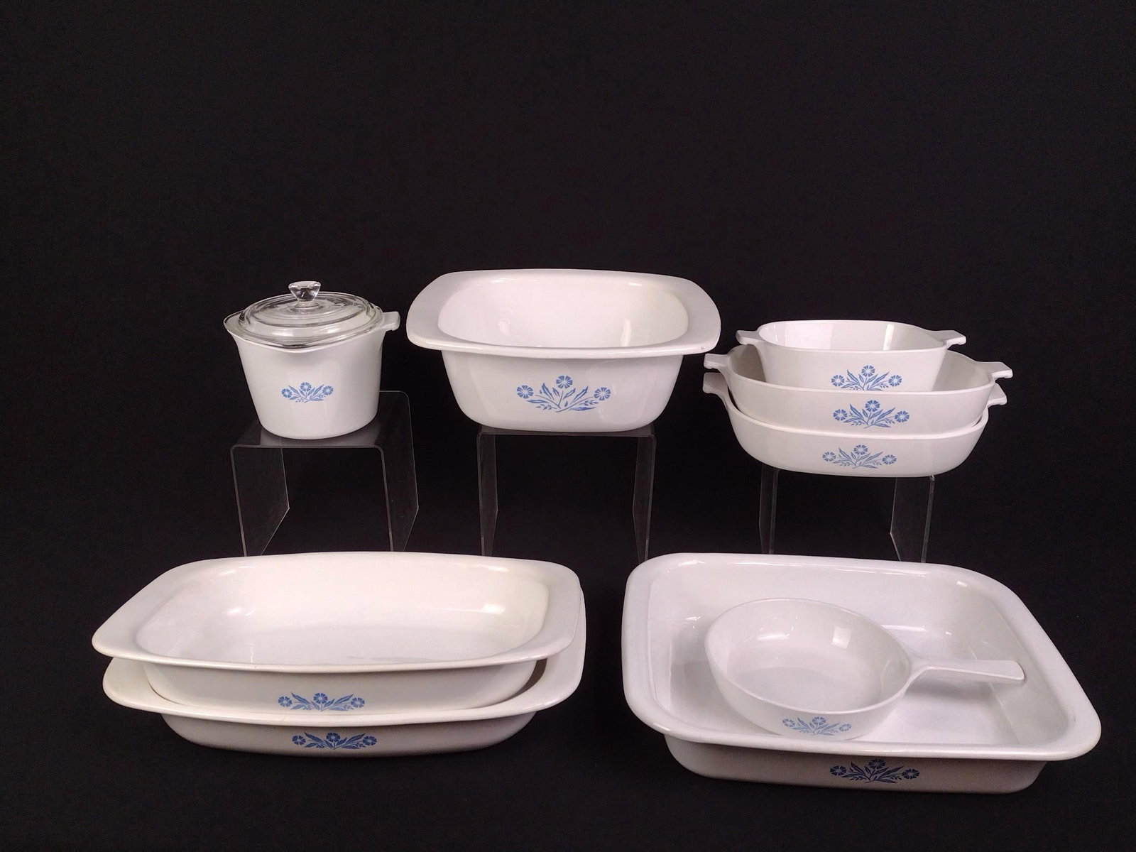 9 Pieces Corning Ware (1 of 5)