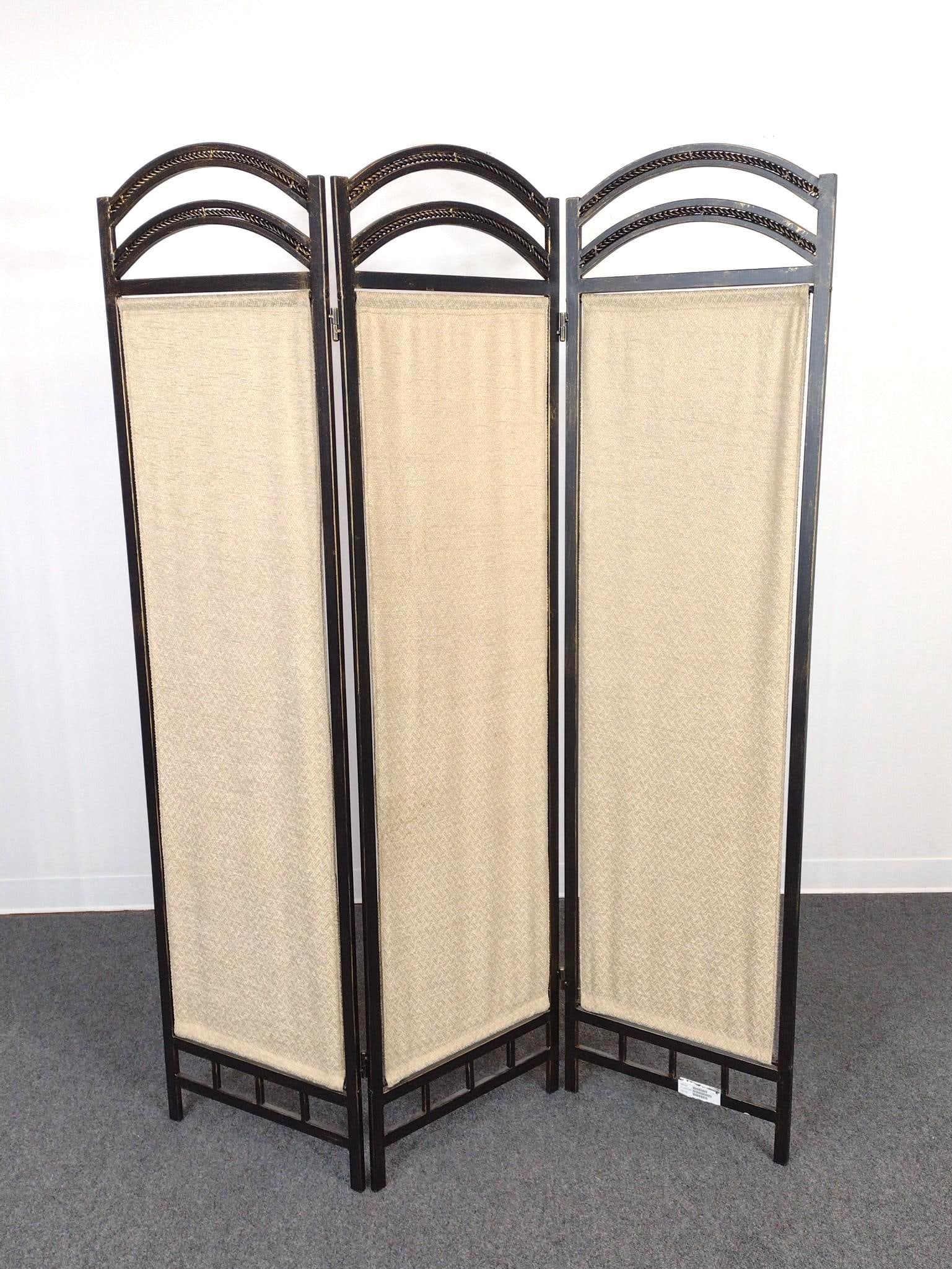 Room Screen (1 of 2)